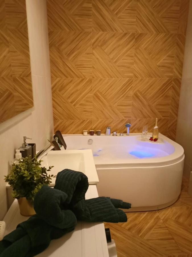 Apartamento Apartament Z Sauna I Jacuzzi Radom Exterior foto